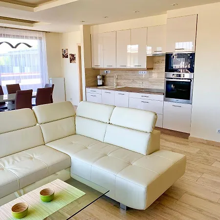 Apartment Lakeview With Big Terrace *