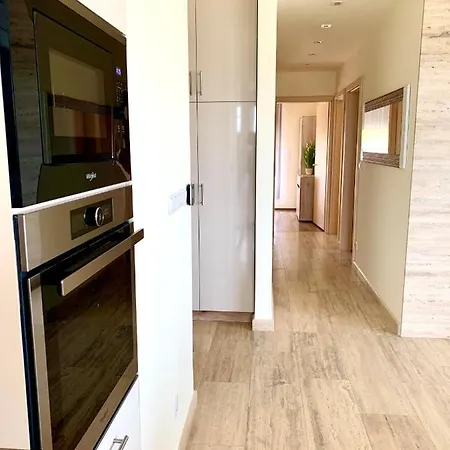 Lakeview With Big Terrace Apartment *